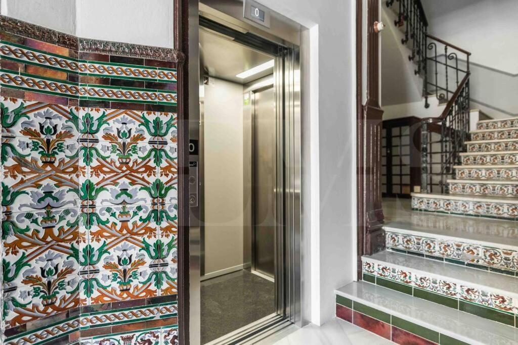 Modern Apartment Next To The Cervantes Theatre By Rems Málaga Eksteriør billede